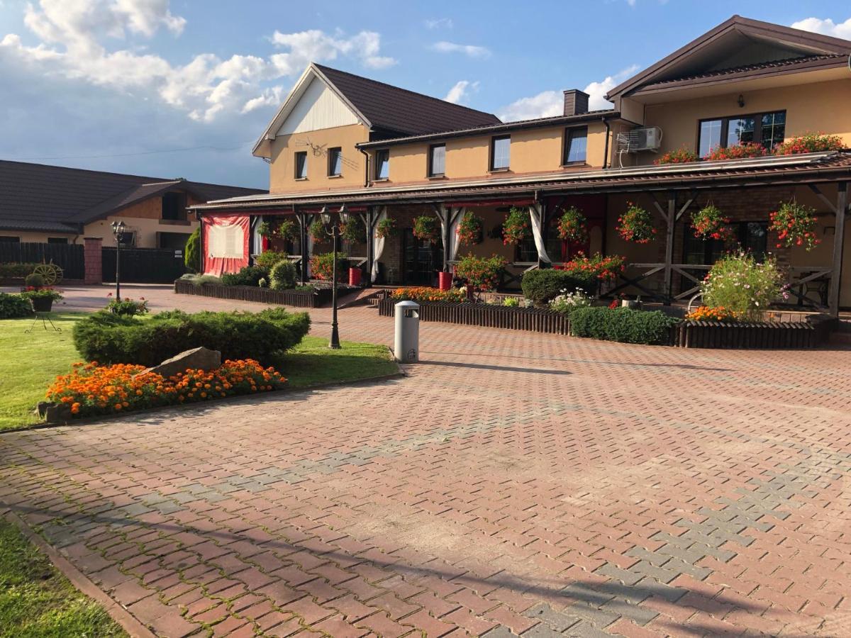 Stajnia Pod Debem Bed & Breakfast Starachowice Exterior photo