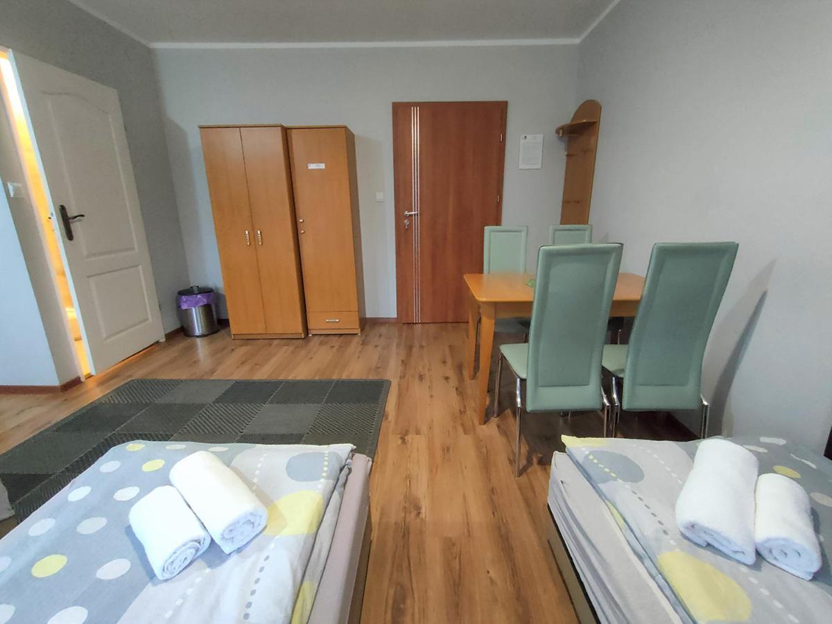 Stajnia Pod Debem Bed & Breakfast Starachowice Exterior photo