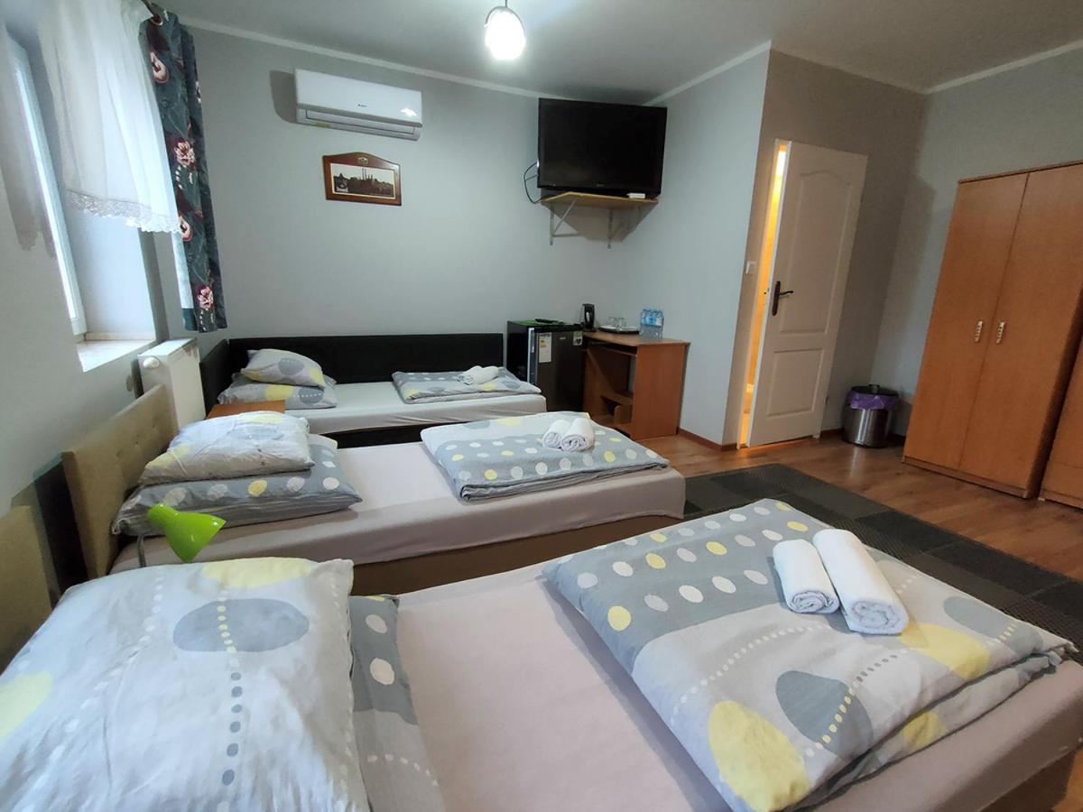 Stajnia Pod Debem Bed & Breakfast Starachowice Exterior photo